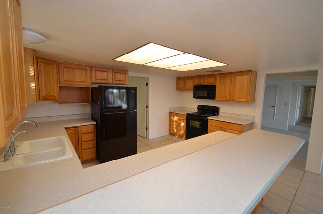 Building Photo - 7722 E Knollwood Cir