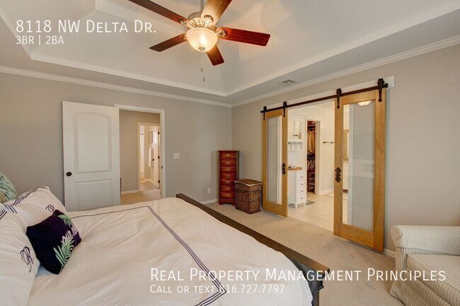 Building Photo - 8118 NW Delta Dr