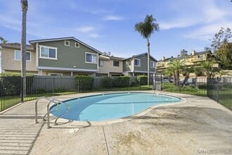 Building Photo - Bright 3BD Condo in Gated Community
