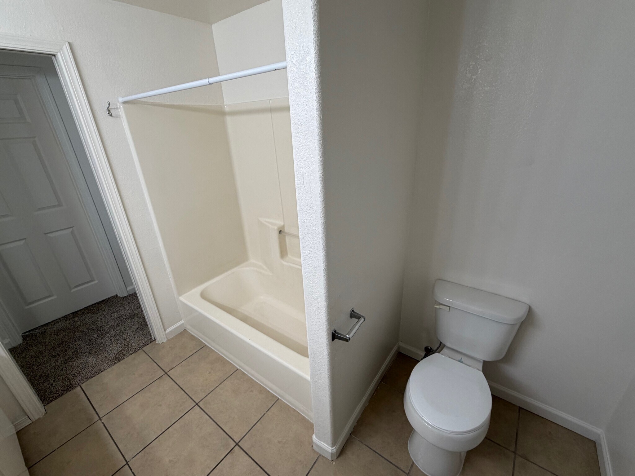 Building Photo - 4338 Ward Pl NE