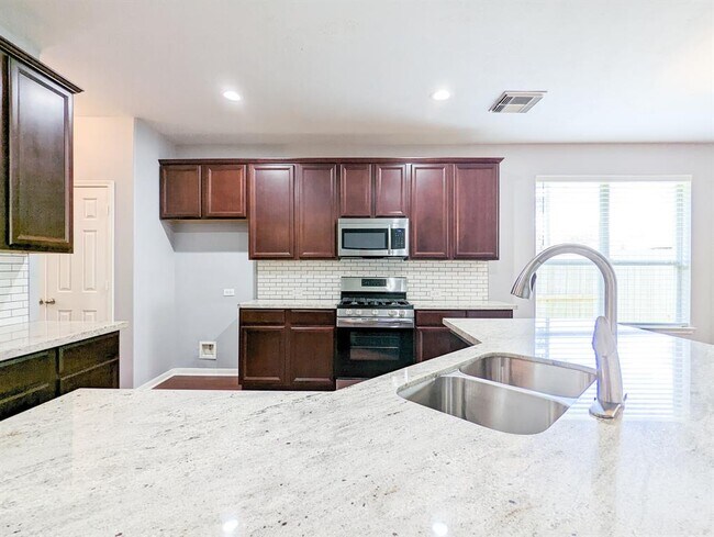 Building Photo - 6810 Summer Bridge Ln