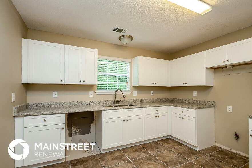 Building Photo - 7203 New Dale Rd