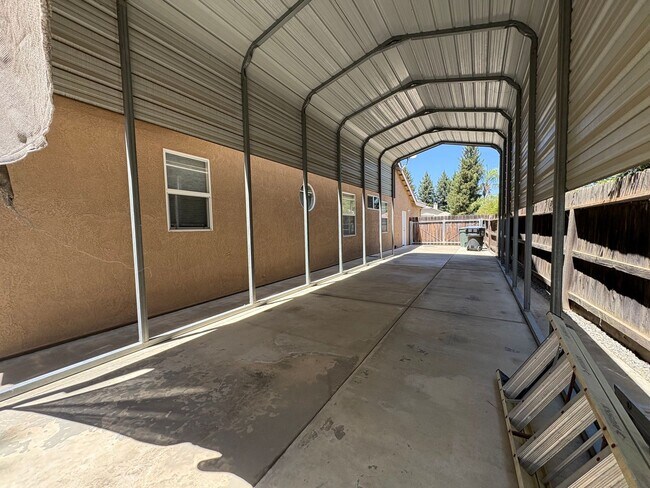 Building Photo - 1523 E Monte Vista Ct