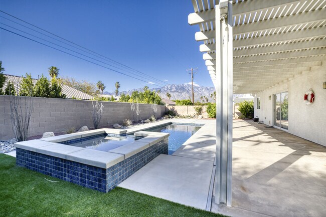 Building Photo - 67675 Ovante Rd