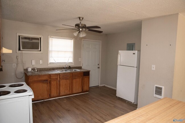 Building Photo - 3227 Clopton St SW