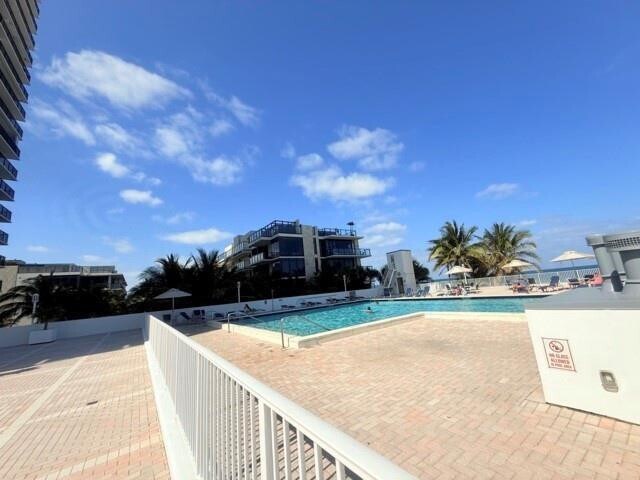 Building Photo - 2101 S Ocean Dr