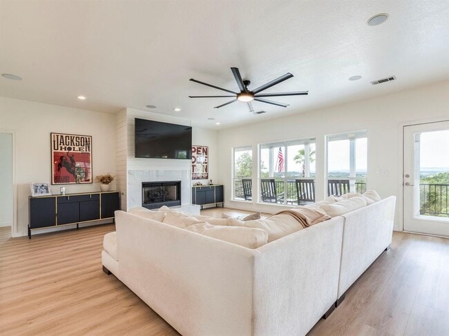 Building Photo - 22401 Briarview Dr