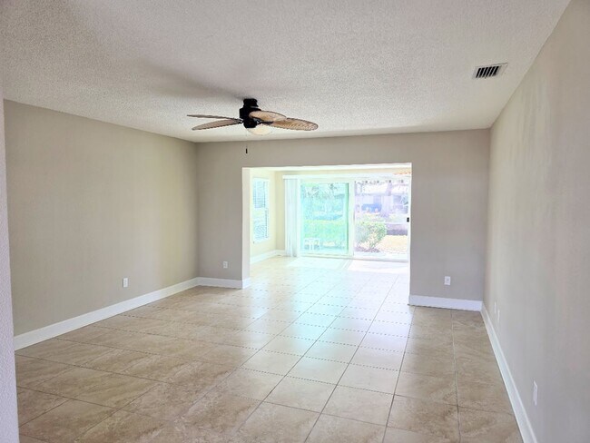 Building Photo - Beautiful 2-bedroom, 2-bath waterfront villa