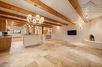 Building Photo - 659 Bishops Lodge Rd