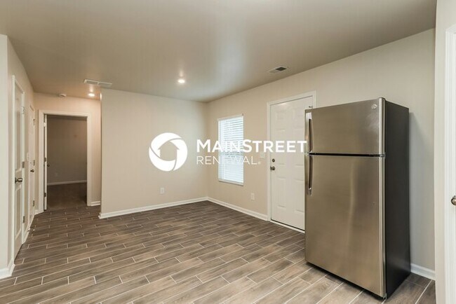 Building Photo - 4 Bedroom Pet-Friendly Home in COVINGTON, GA with Main Street Renewal