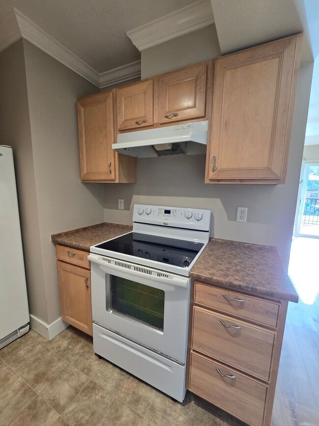 Building Photo - 2 Bedroom 1 Bathroom Condo in Downtown Bellingham