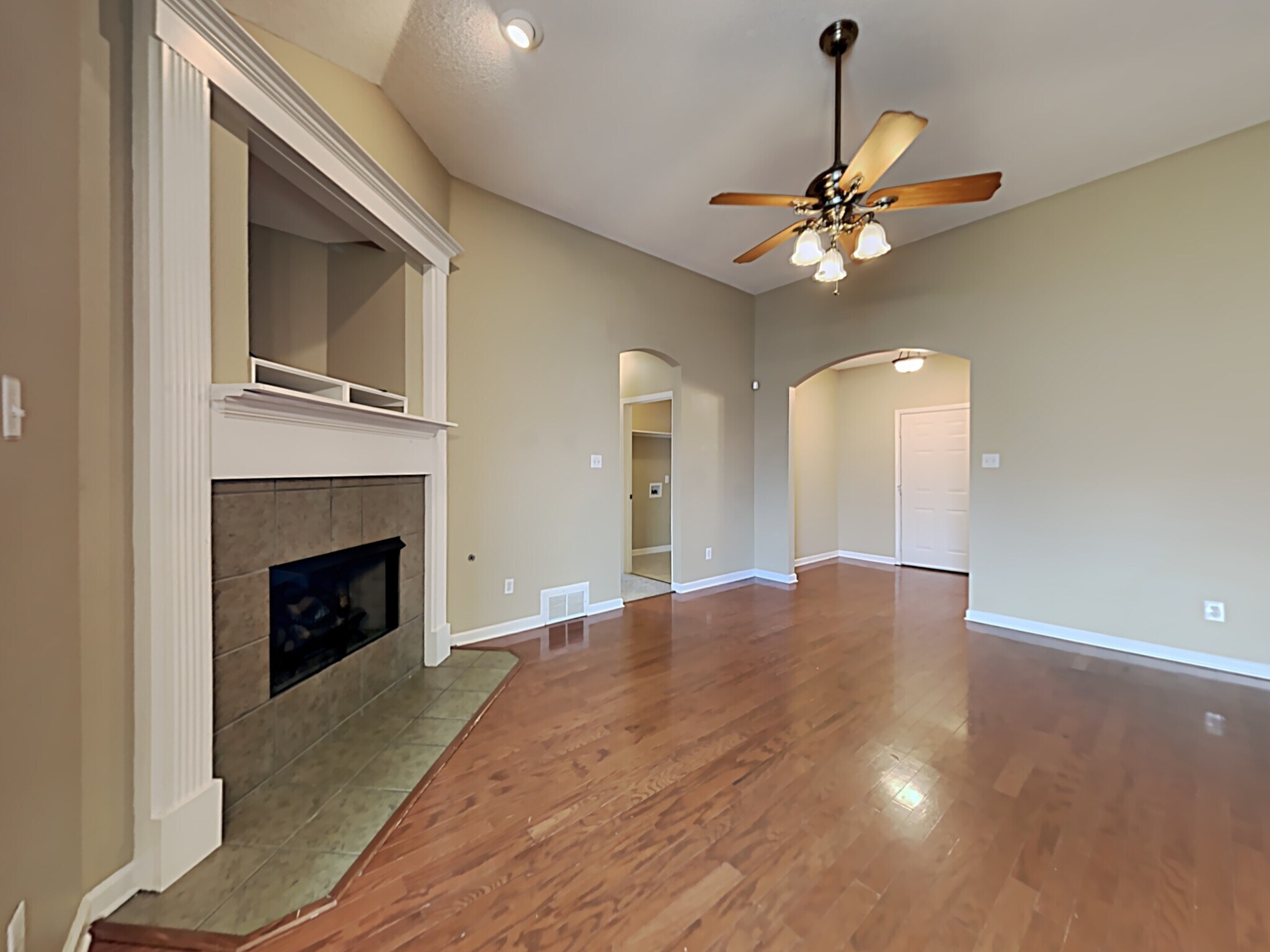 Building Photo - 30 Mossy Springs Cv