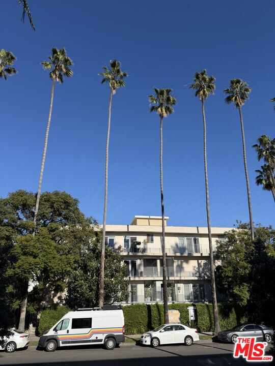 Building Photo - 843 4th St