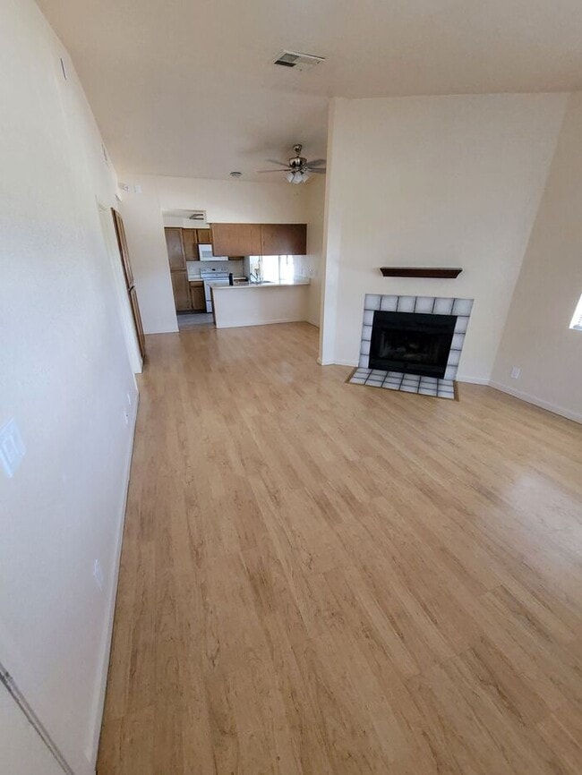 Building Photo - Second story 2/2 condo with easy access to I-10 and 60 FWY.