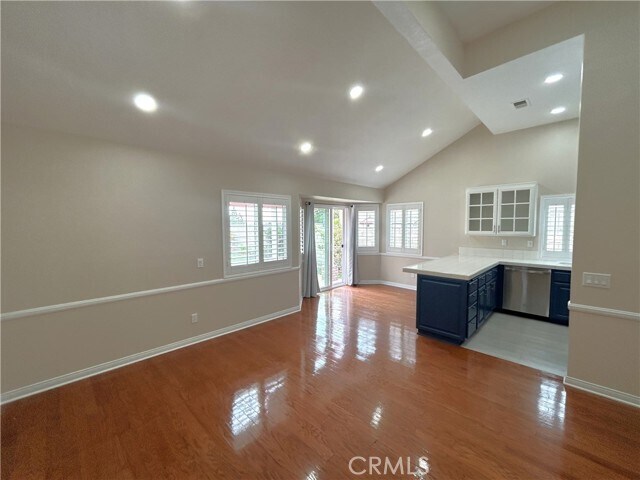 Building Photo - 3130 Oakcrest Dr
