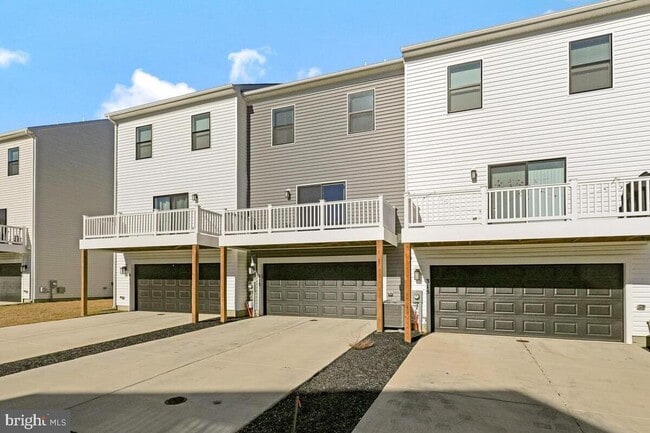 Building Photo - 313 Soft Rush Ln