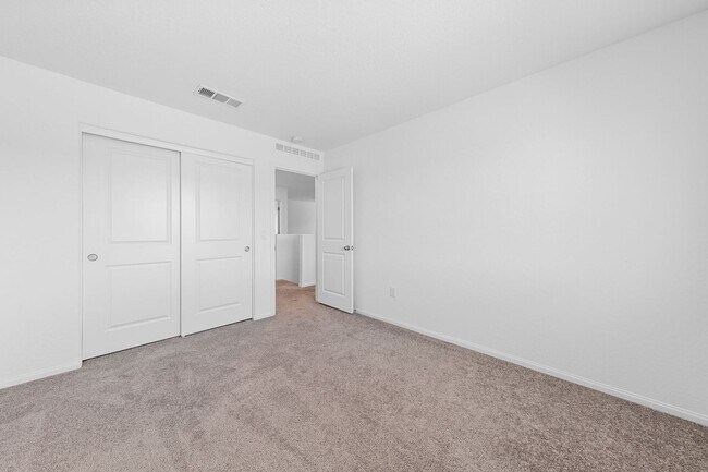 Building Photo - Modern 3-Bedroom + Loft Near VA Hospital