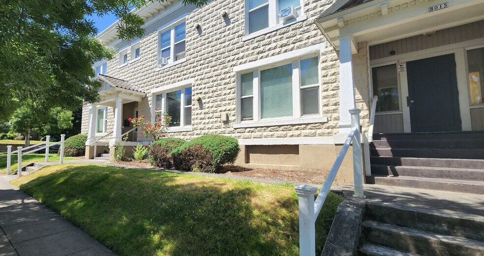 Building Photo - 8007-8015 N Denver Ave