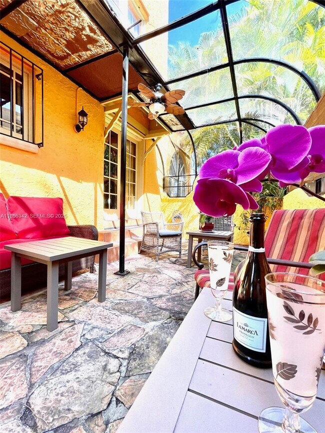 Building Photo - 168 NE 44th St