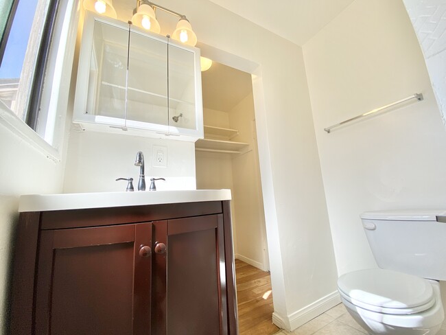 Building Photo - 2613 S Sepulveda Blvd