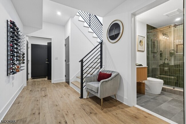 Building Photo - 301 Kingsland Rd