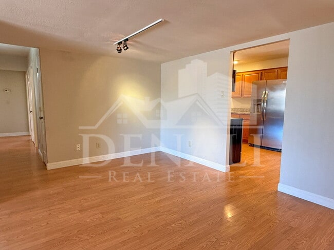 Building Photo - 5129 E Emile Zola Ave