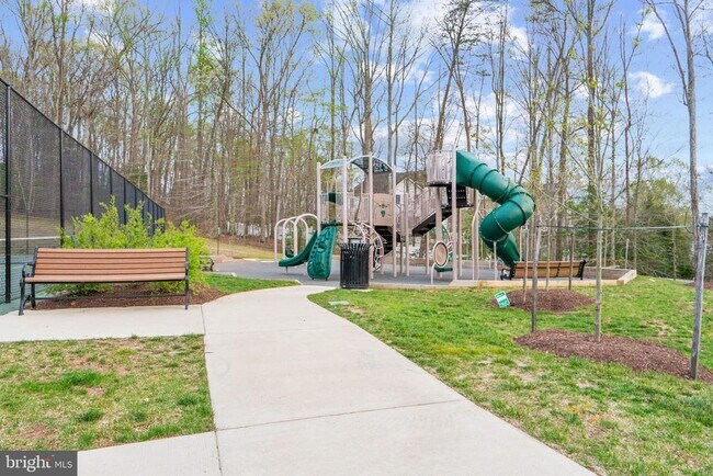 Building Photo - 16316 Sandy Ridge Ct