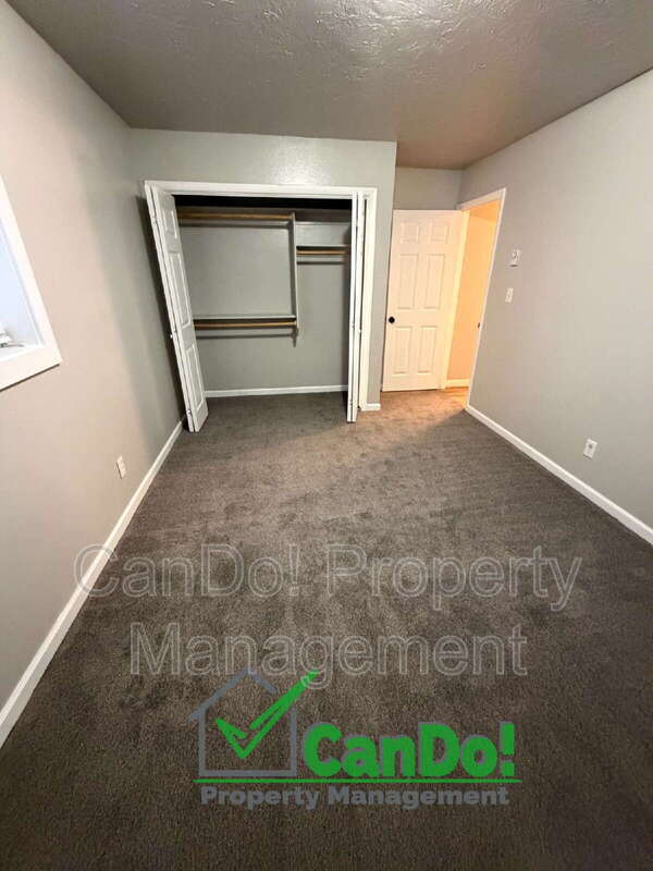 Building Photo - 225 Carol Dr