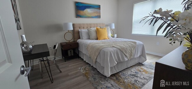 Building Photo - 211 Henderson Rd