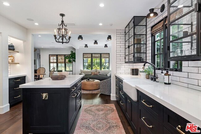 Building Photo - 4416 Arcola Ave