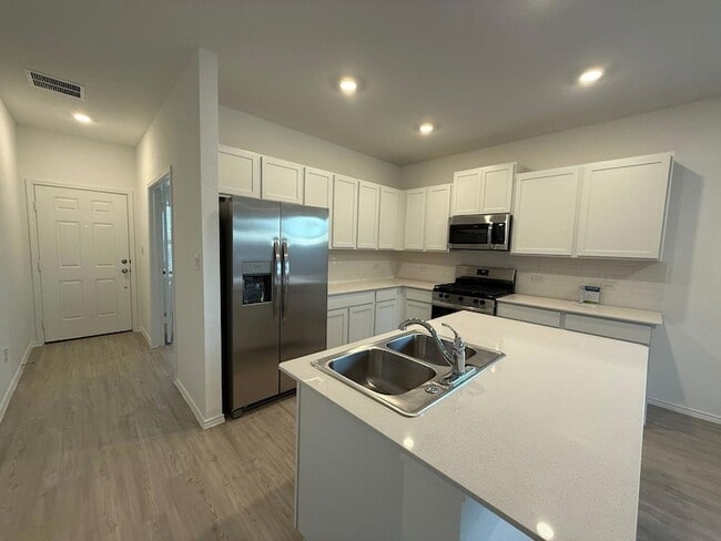 Building Photo - 499 Avre Lp