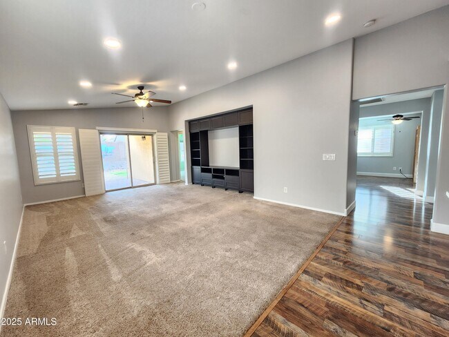 Building Photo - 2009 E Lindrick Dr