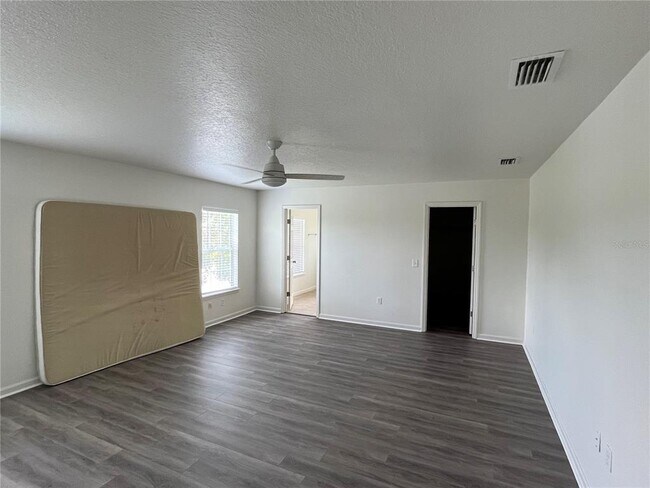 Building Photo - 101 Hagge Dr