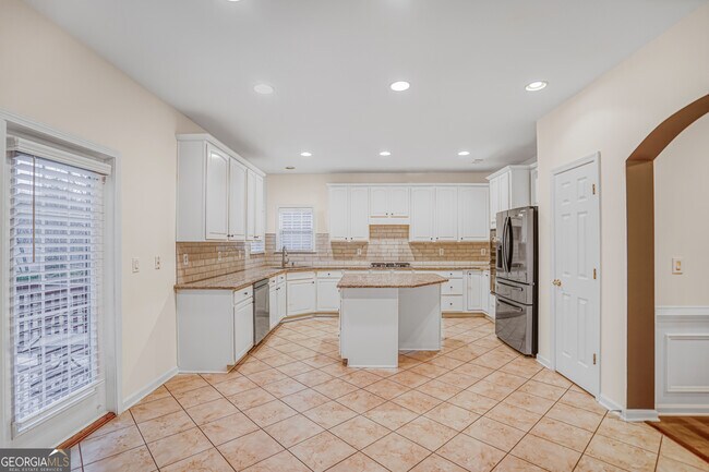 Building Photo - 7646 Forest Glen Way