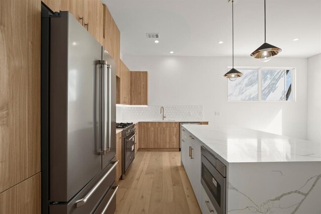 Building Photo - 1714 Woodland Ave