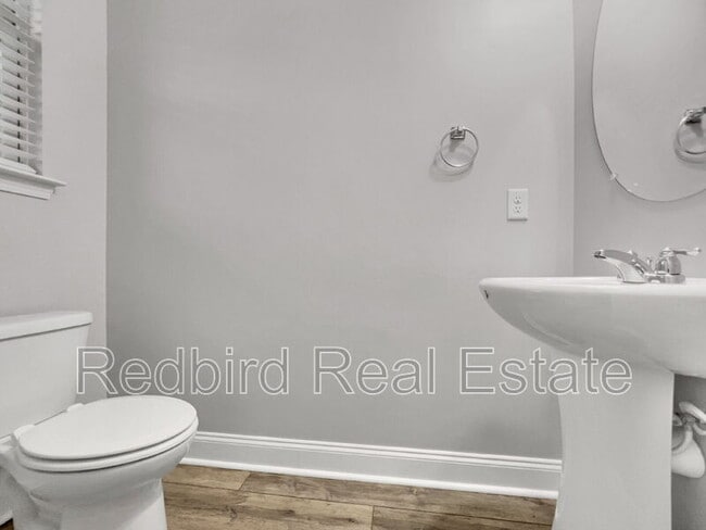 Building Photo - 1005 Lonergan Cir