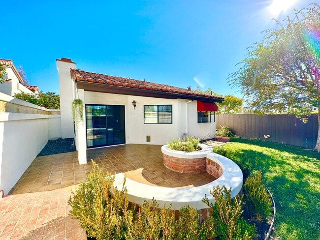 Building Photo - Sweet Single-Story, Completely Detached, Home in the Picturesque Fallbrook Village HOA Community!