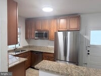 Building Photo - 491 N Latham St