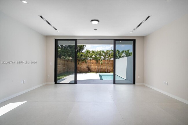 Building Photo - 1241 SW 23rd St