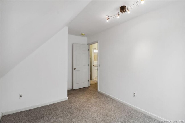 Building Photo - 43 W Elderkin Ave