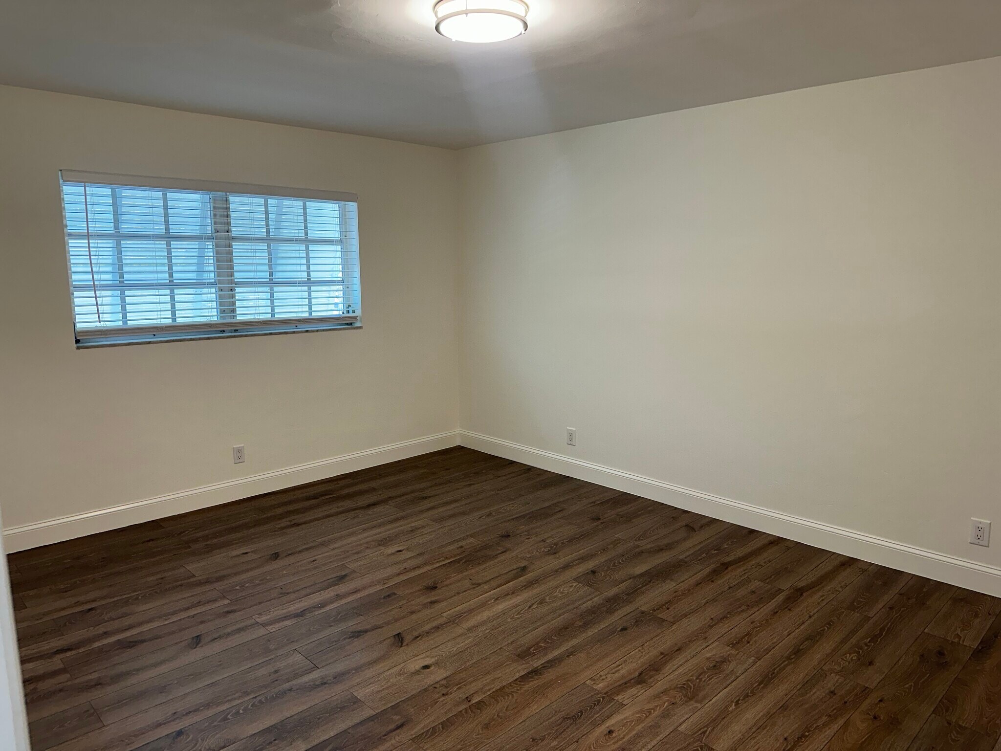 Building Photo - 1200 Mariposa Ave