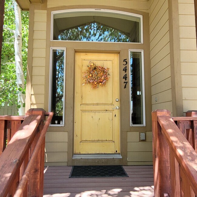 Building Photo - Furnished Bear Hollow Townhome