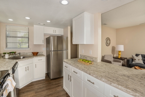 Kitchen - Villas At Blue Cove Apartments