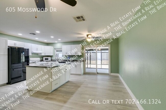 Building Photo - 605 Mosswood Dr