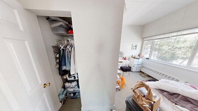 Building Photo - 1105 11th St