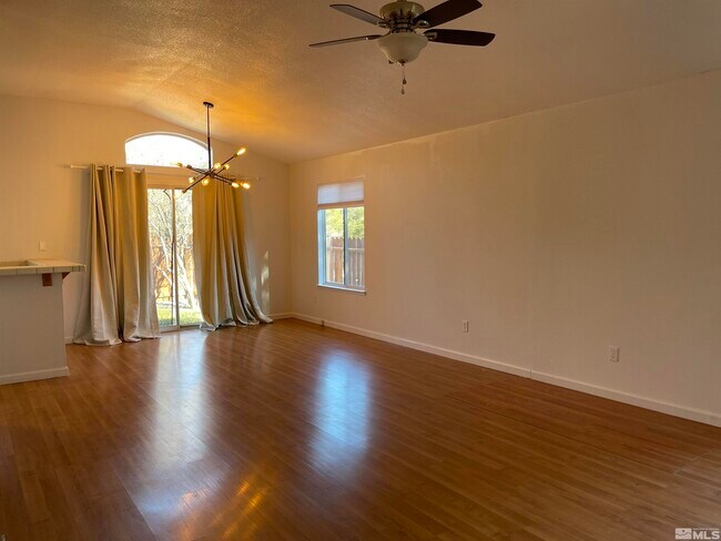 Building Photo - 4948 Bayridge Ln