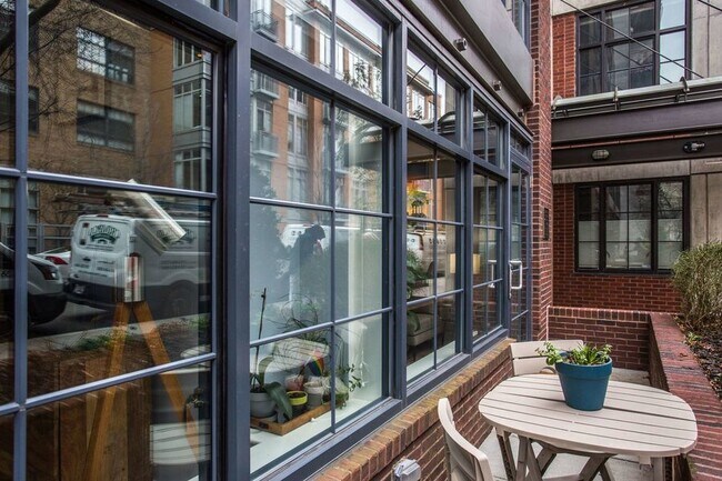 Building Photo - Logan Circle Loft with Garage Parking!