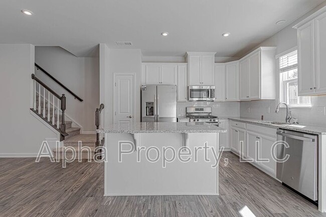 Building Photo - 522 Huntingdale Pl