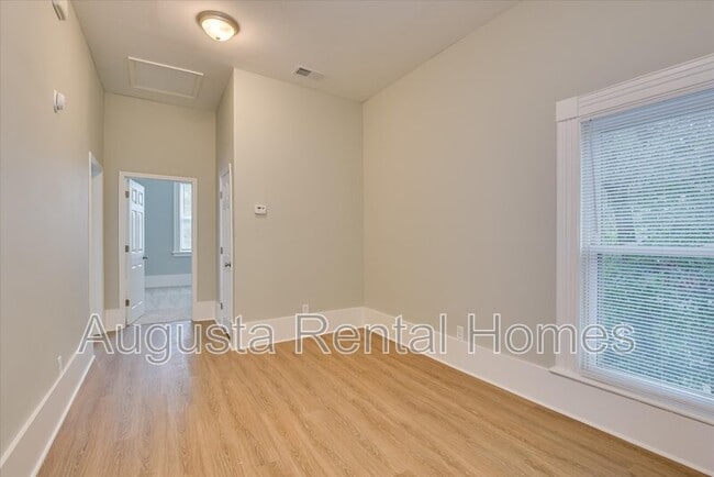 Building Photo - 2349 Wrightsboro Rd