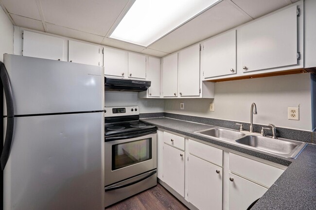 Building Photo - 514 W 1st Ave